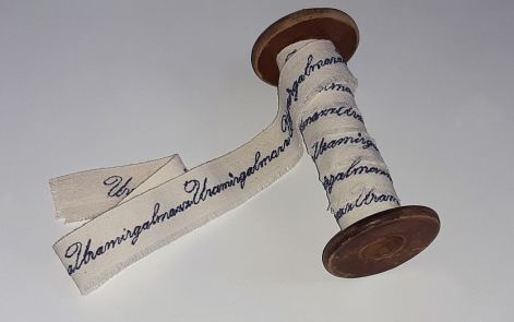 kiss_katalin_a_napok_mulasa_13x6x20cm_mini_2021.jpg